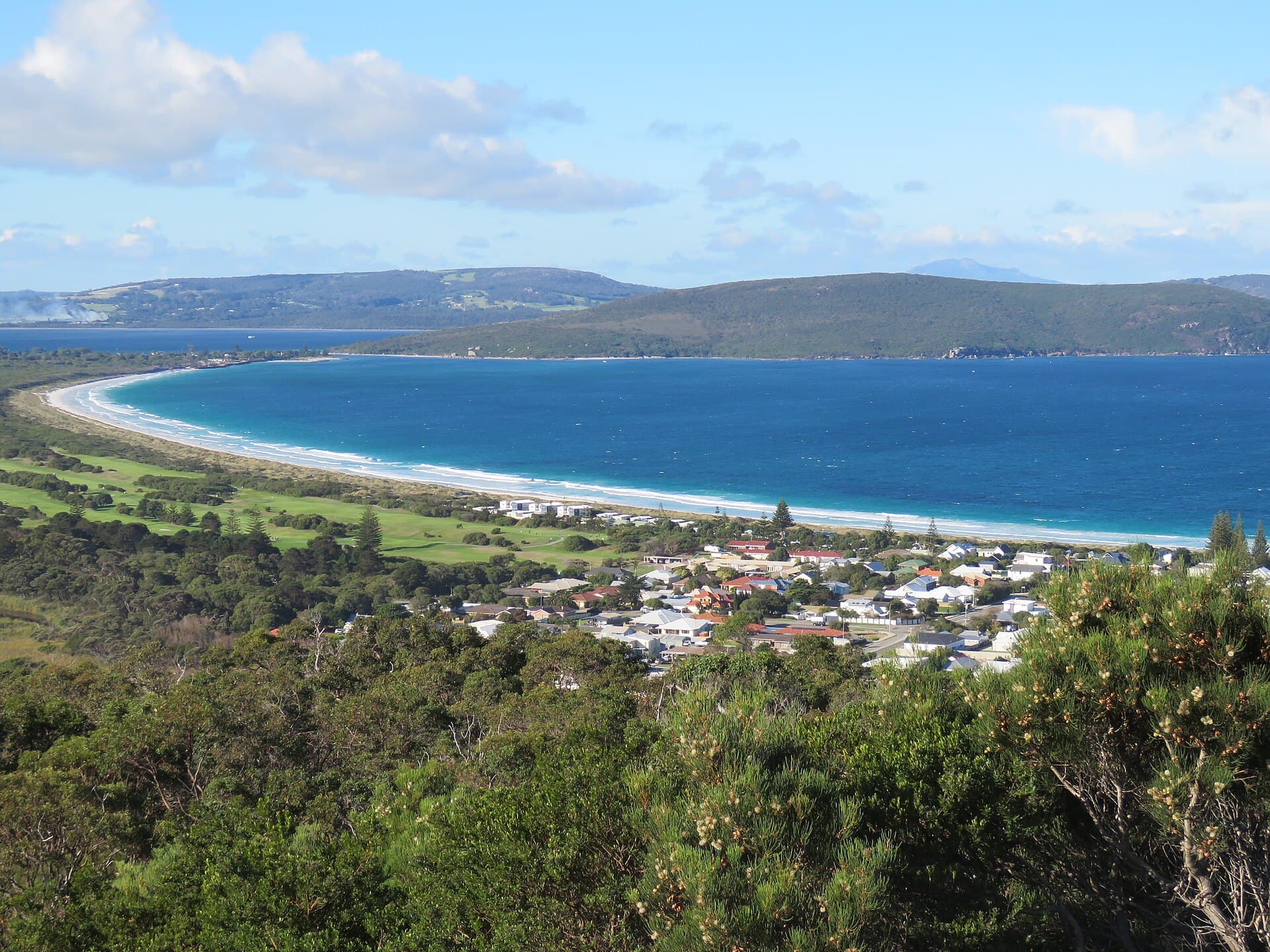 Middleton Beach and the Albany coastline seen from Apex Lookout